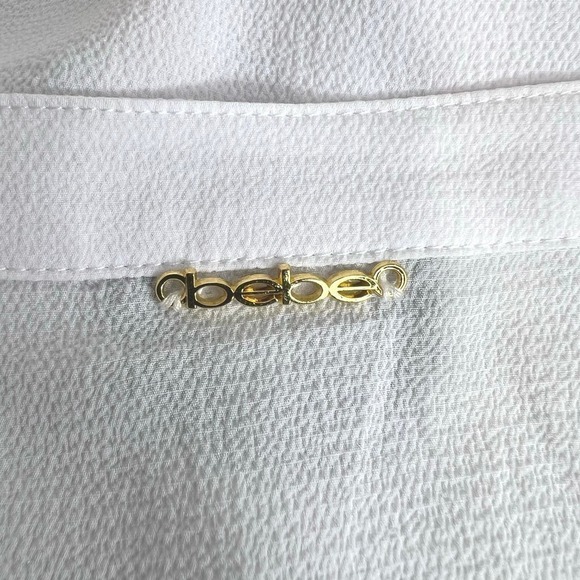 bebe Embroidered Sleeveless V-neck Top in White and Black Size Small - Picture 9 of 9